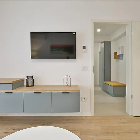 Apartment Ada Homes 306 *